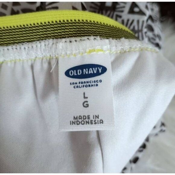 OLD NAVY CHEVERON PRINT YELLOW, WHITE, ORANGE, & BLACK MAXI SKIRT SZ.L EUC. - Picture 5 of 7